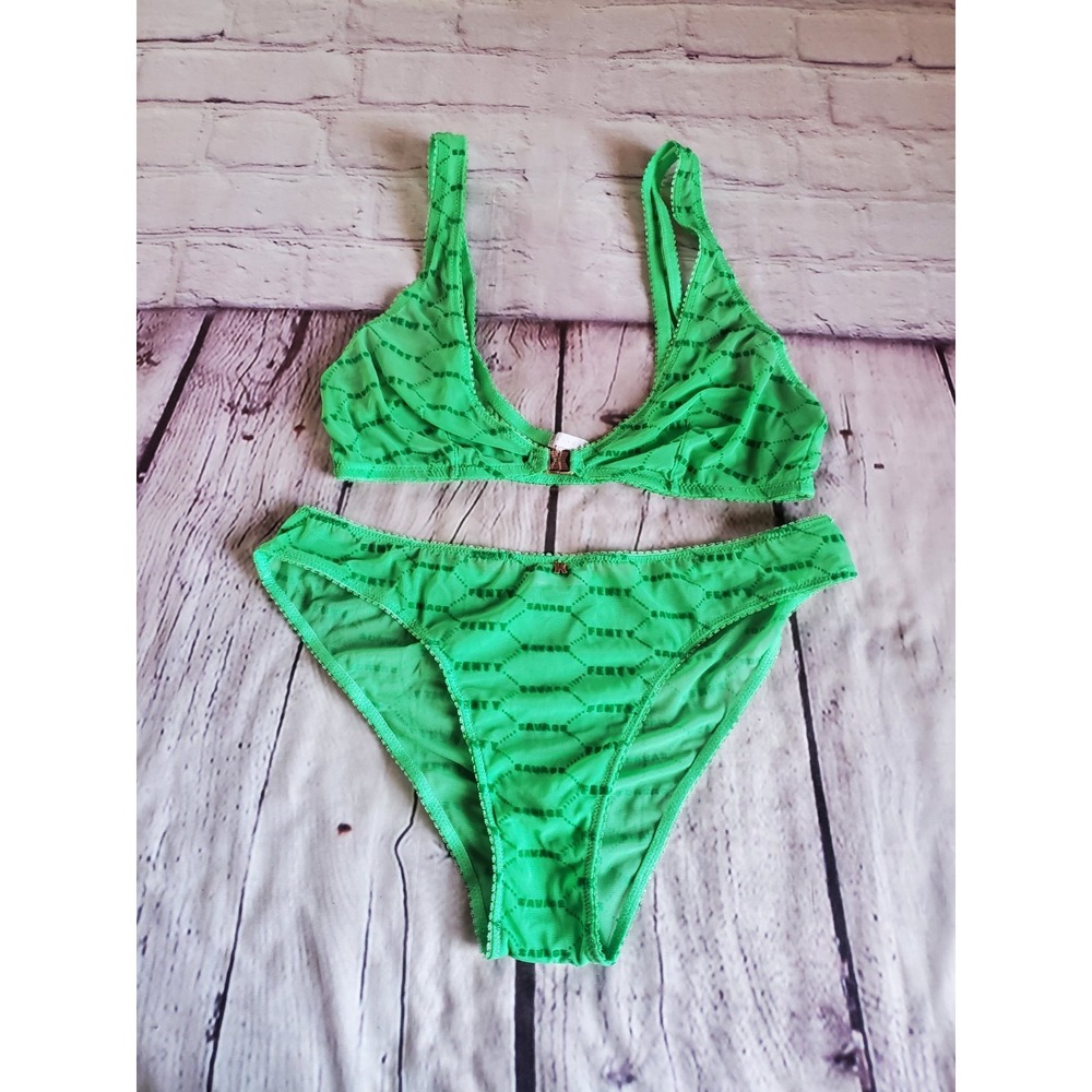 Savage X Fenty green bralette and matching panties set Size S Sexy Romantic Smal